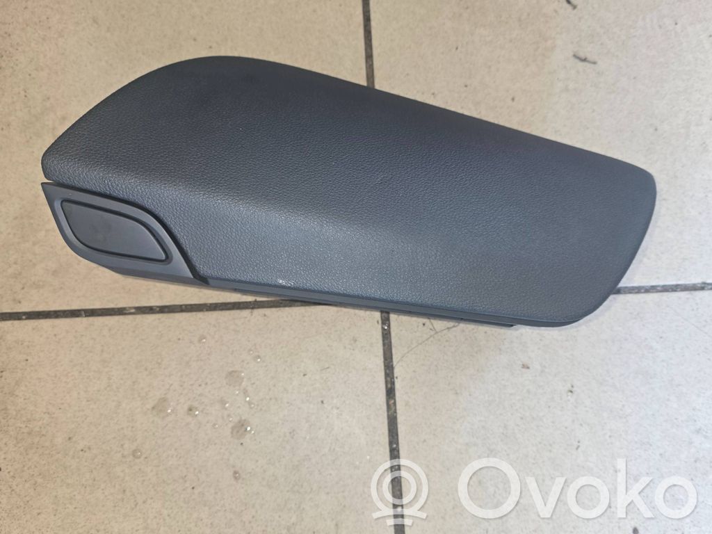 Opel Mokka Daiktadėžė 