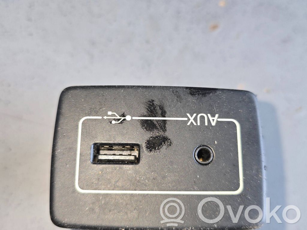 Enchufe conector USB   735654633,16139C1,02702016