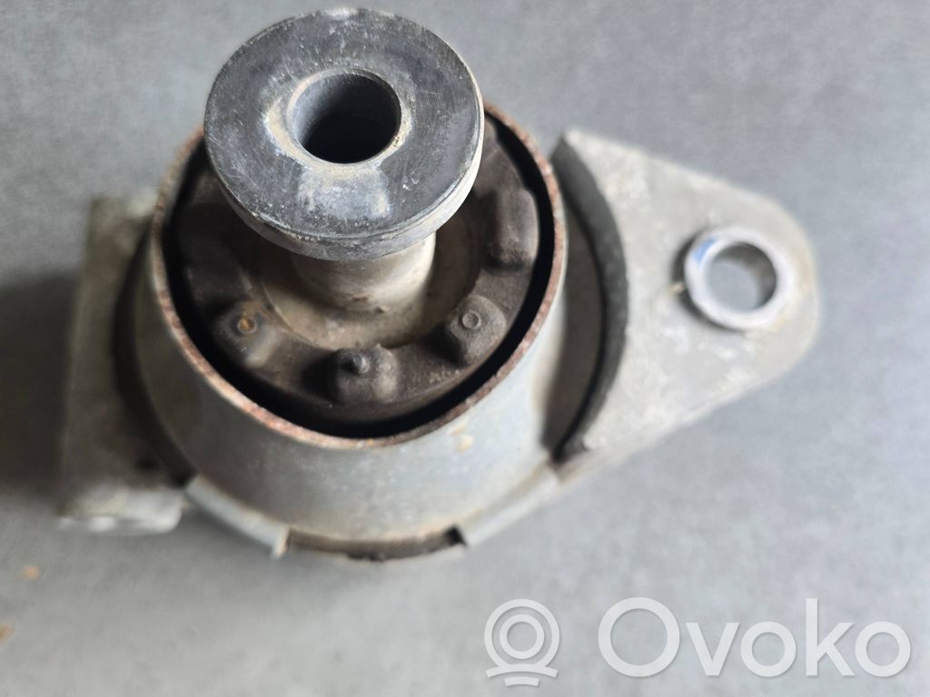 Engine mount bracket   24427641,13347071