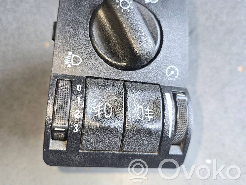 Opel Astra G Light switch 
