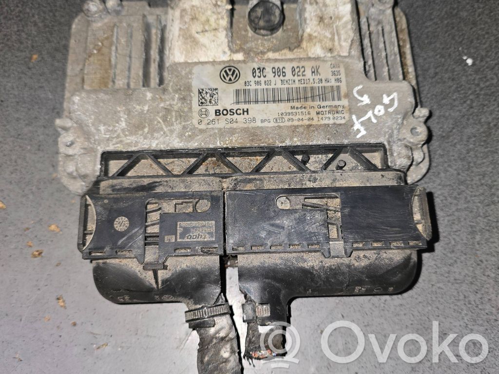 Volkswagen Golf V Engine control unit/module 