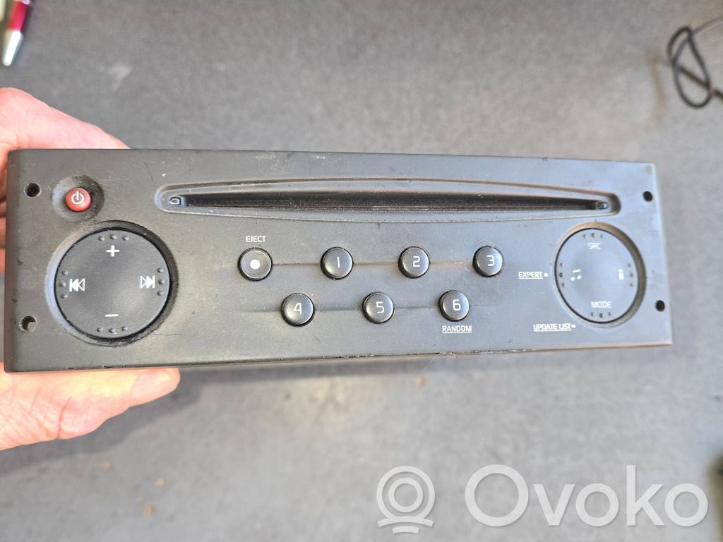 Renault Clio III Radio/CD/DVD/GPS head unit 