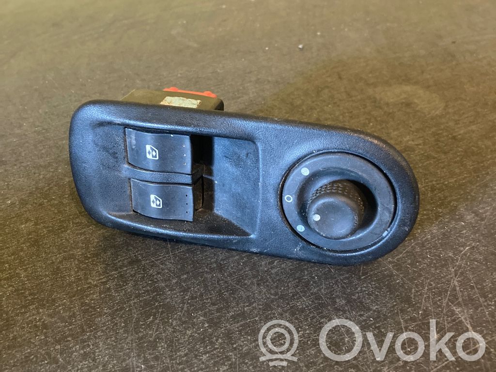 Renault Trafic II (X83) Electric window control switch 