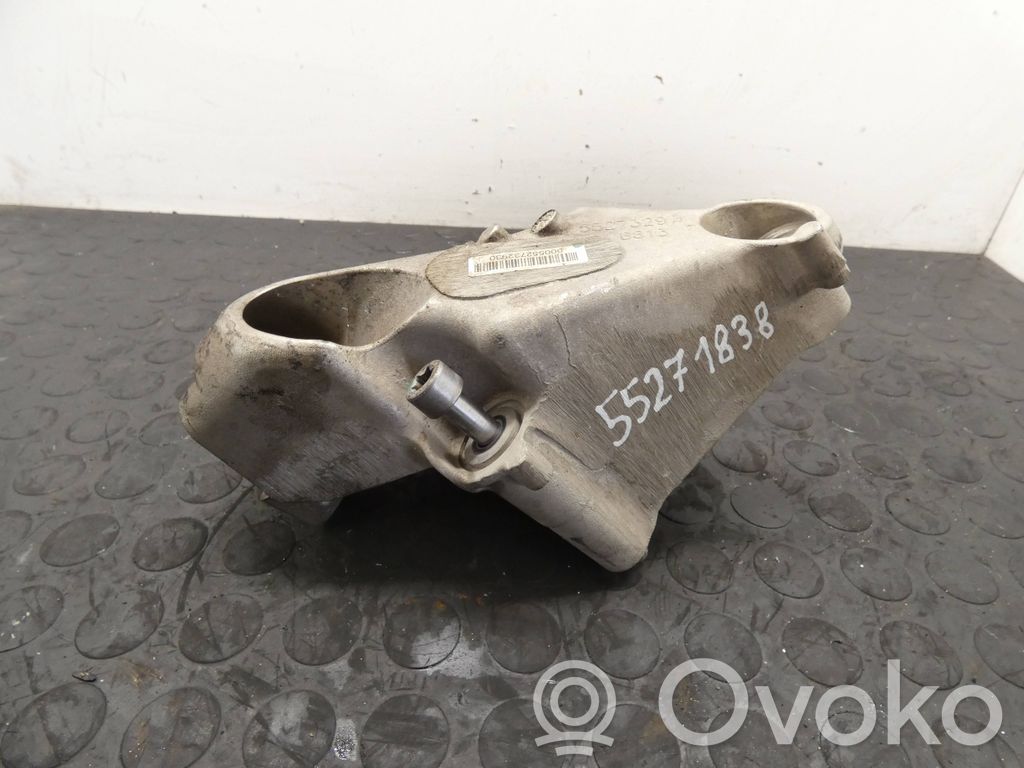 Alfa Romeo Stelvio Engine mounting bracket 