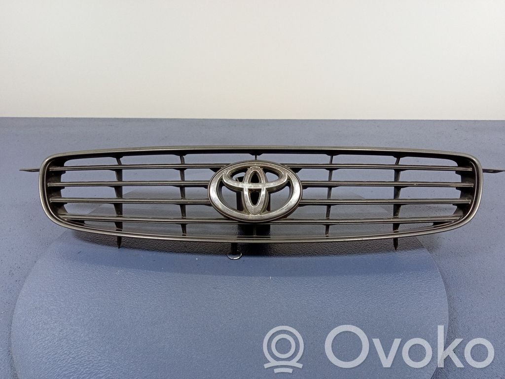 Toyota Corolla E110 Etusäleikkö 