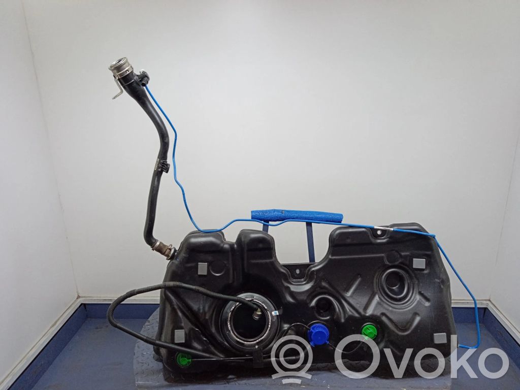 BMW 1 F40 Fuel tank 