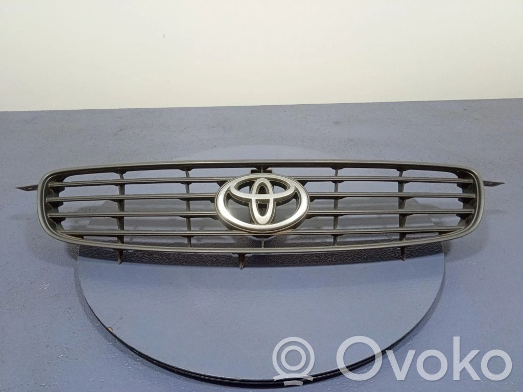 Toyota Corolla E110 Etusäleikkö 