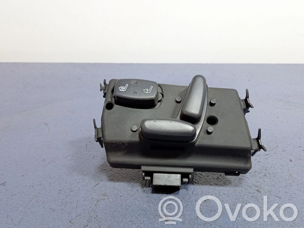 Chrysler Pacifica Seat heating switch 