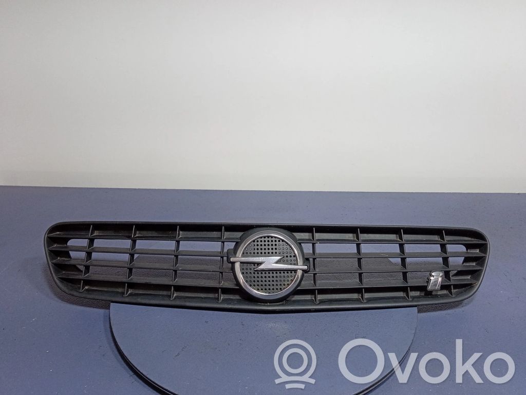 Opel Vectra C Rejilla delantera 