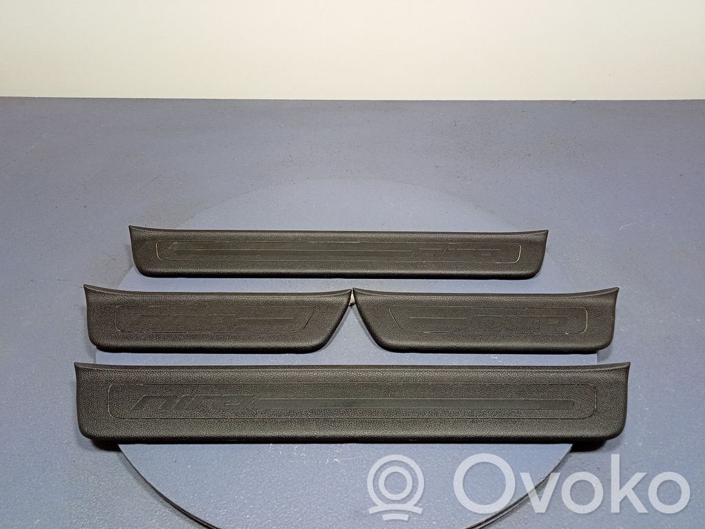 KIA Niro Rivestimento vano piedi laterale 