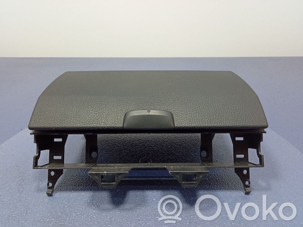 Mazda 6 Glove box 