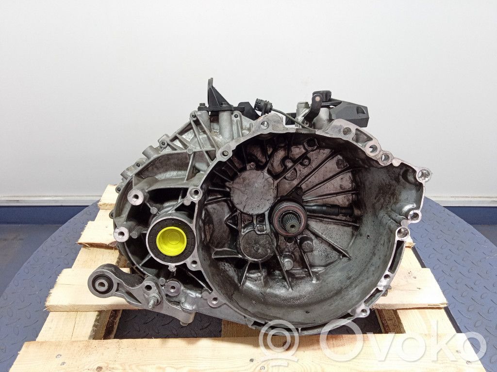 Volvo V40 Manualna 6-biegowa skrzynia biegów 