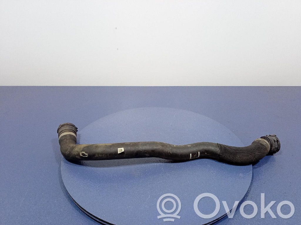 BMW X7 G07 Engine coolant pipe/hose 