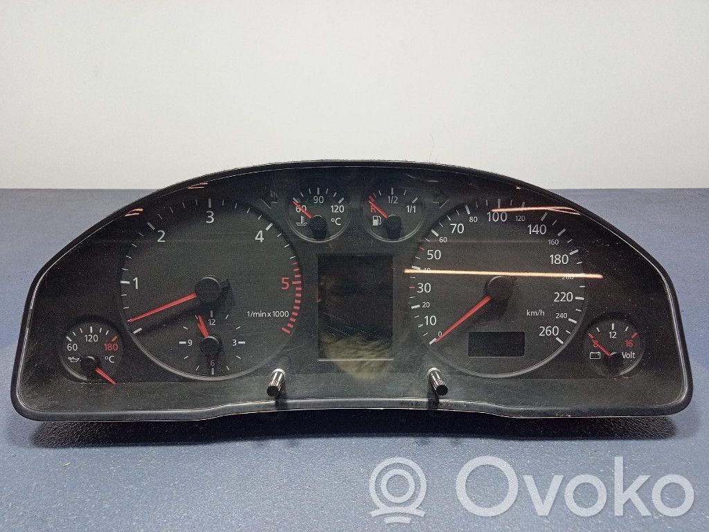Audi A6 Allroad C5 Licznik / Prędkościomierz 