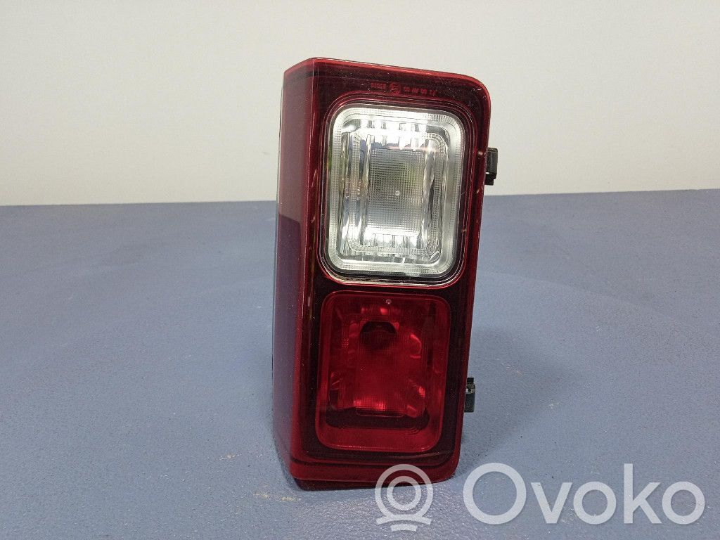 Opel Vivaro Rear/tail lights 