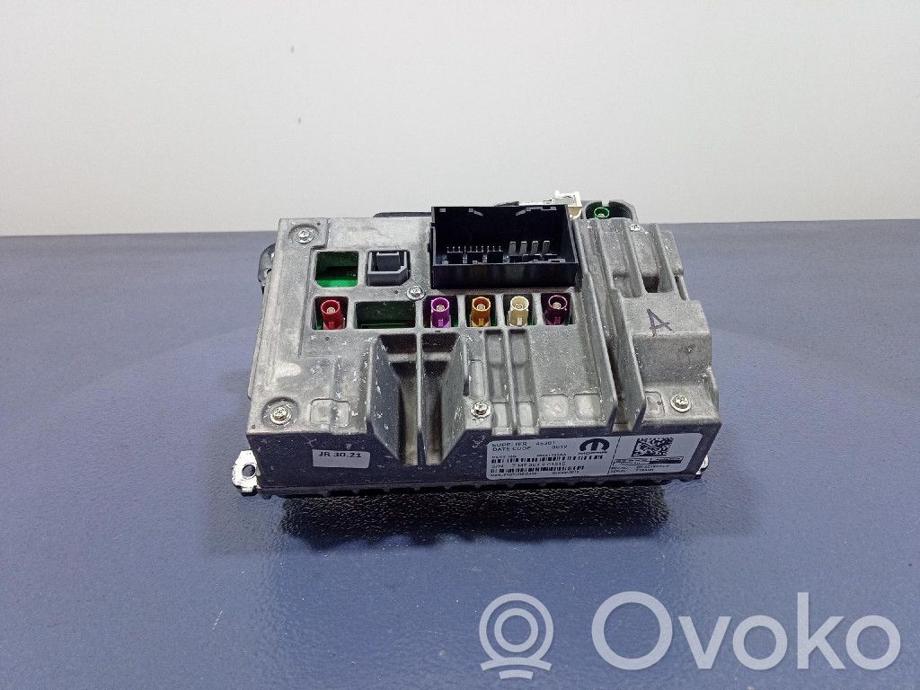 Jeep Grand Cherokee Radio/CD/DVD/GPS head unit 