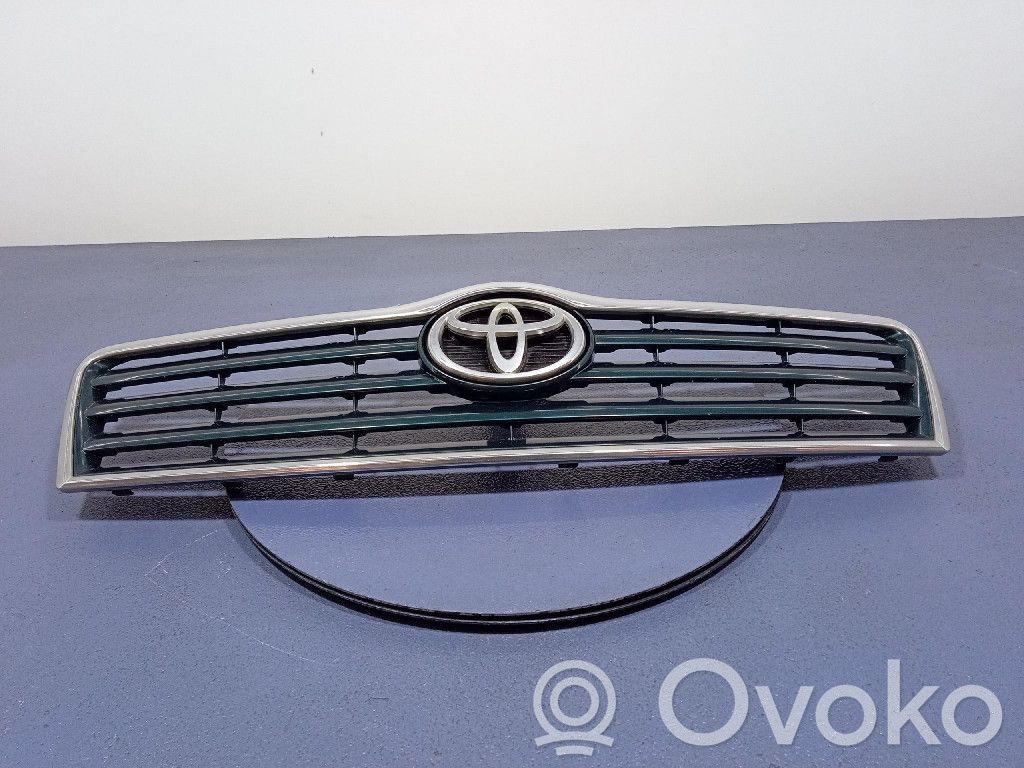Toyota Avensis Verso Grilă față