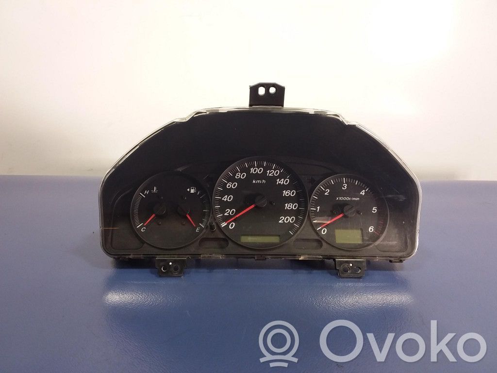 Mazda MPV II LW Speedometer (instrument cluster) 
