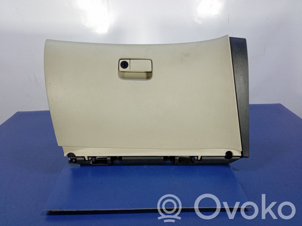 Guantera   68520AV600,68520AV600