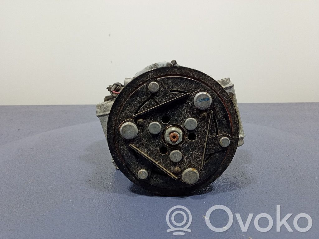 Renault Clio V Air conditioning (A/C) compressor (pump) 