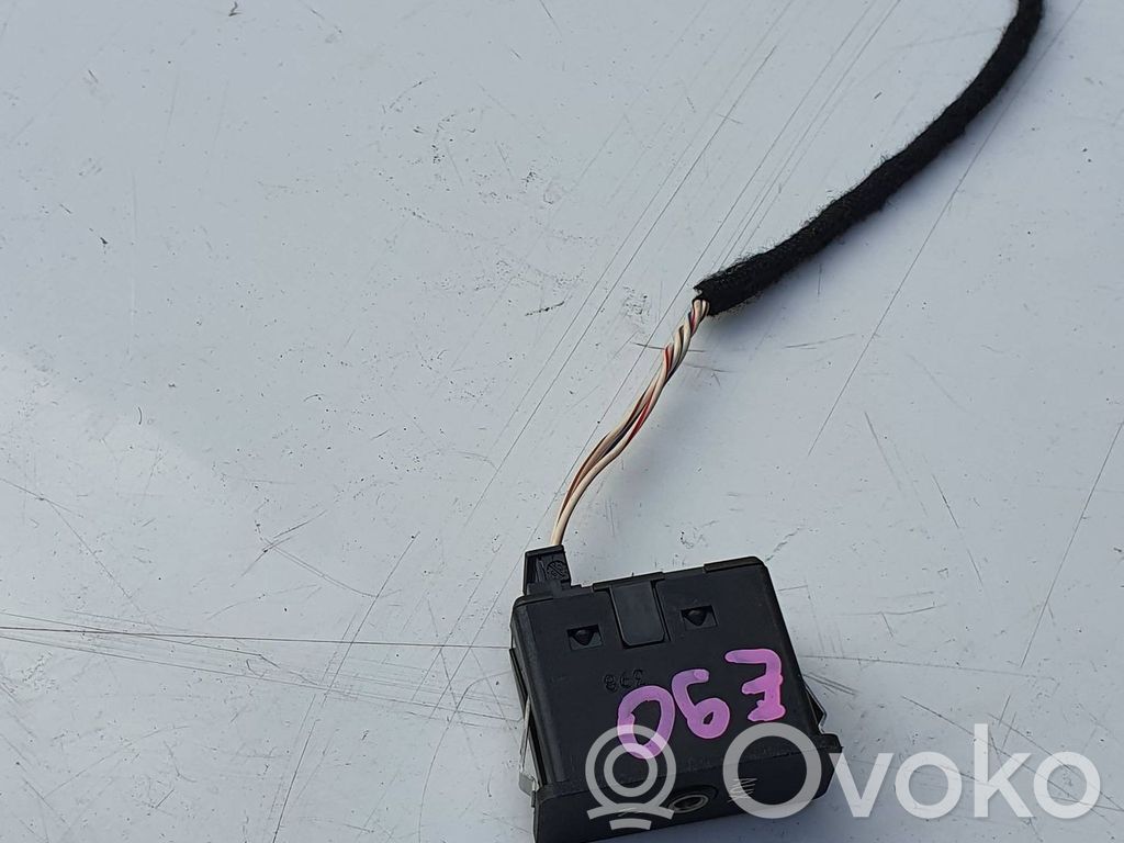 AUX savienotājs   6930561