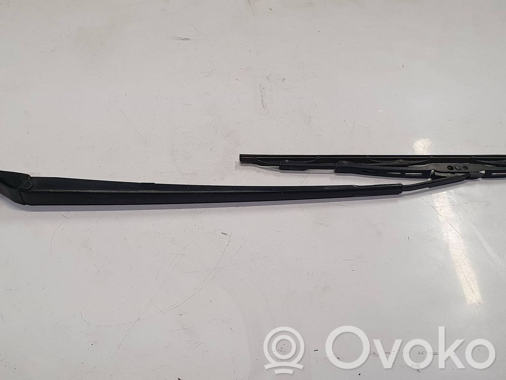 BMW X5 E53 Front wiper blade arm 