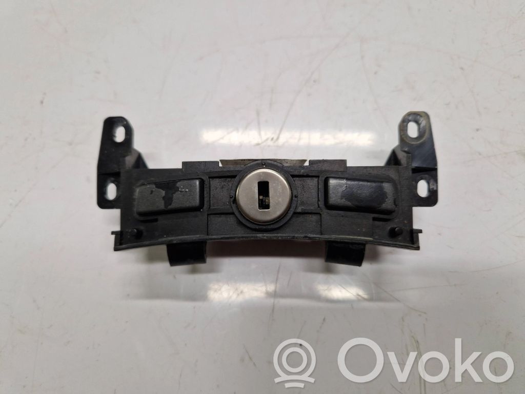 BMW 7 E65 E66 Armrest lock 