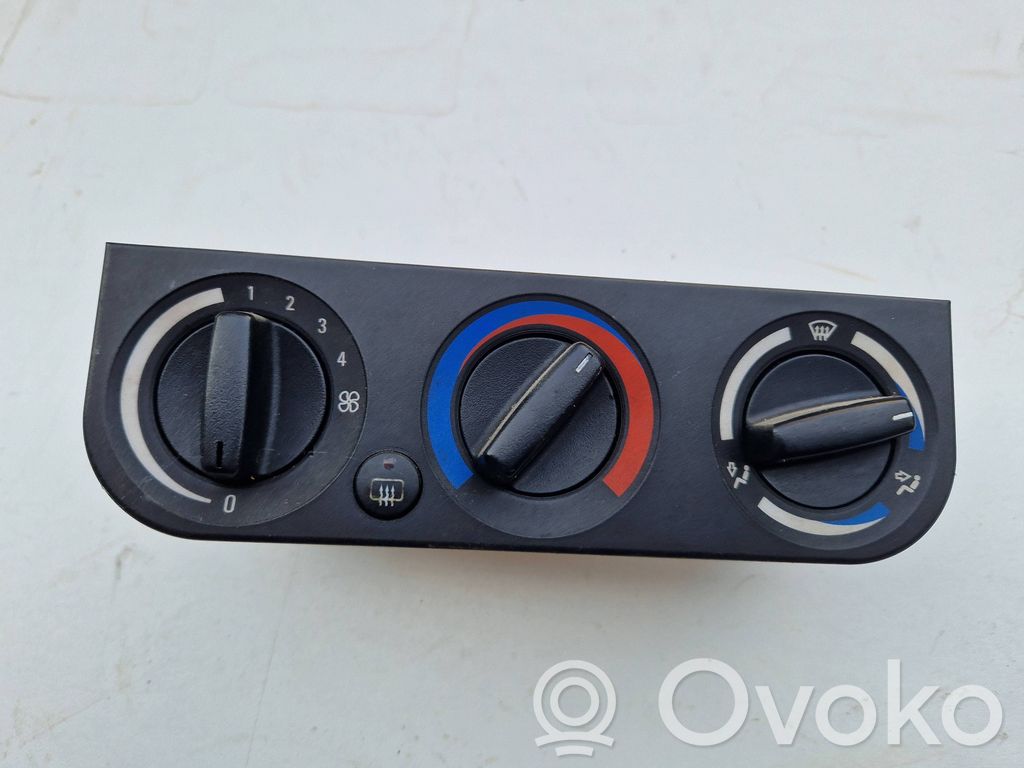 BMW 3 E36 Climate control unit 