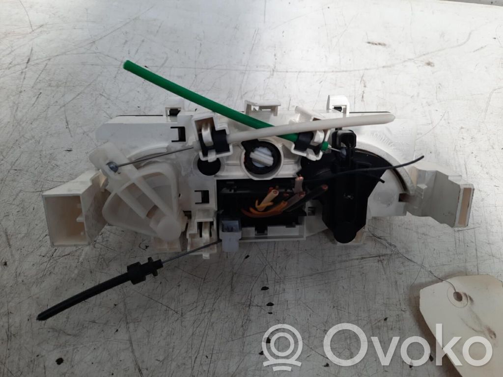 Peugeot 1007 Climate control unit 