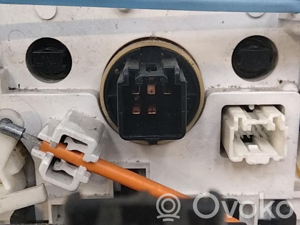 Mazda 2 Climate control unit 