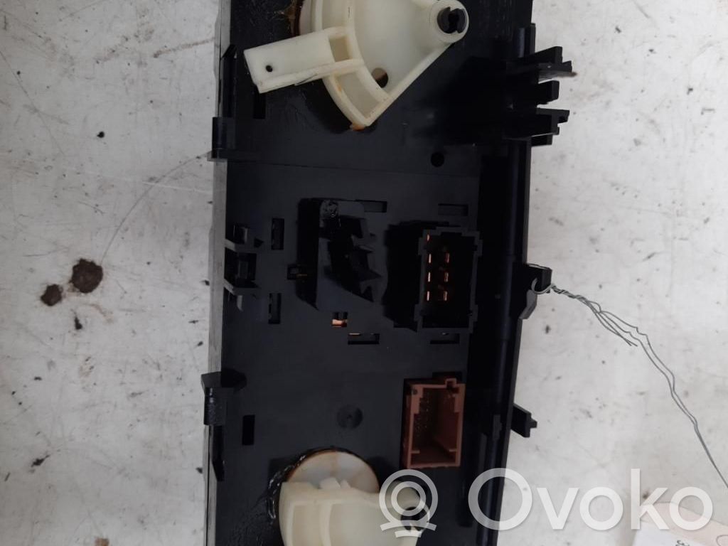 Citroen DS3 Climate control unit 