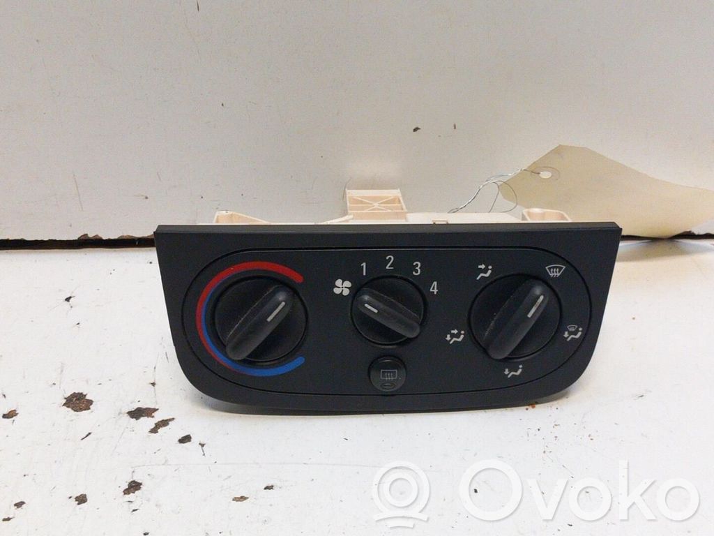 Opel Corsa C Climate control unit 