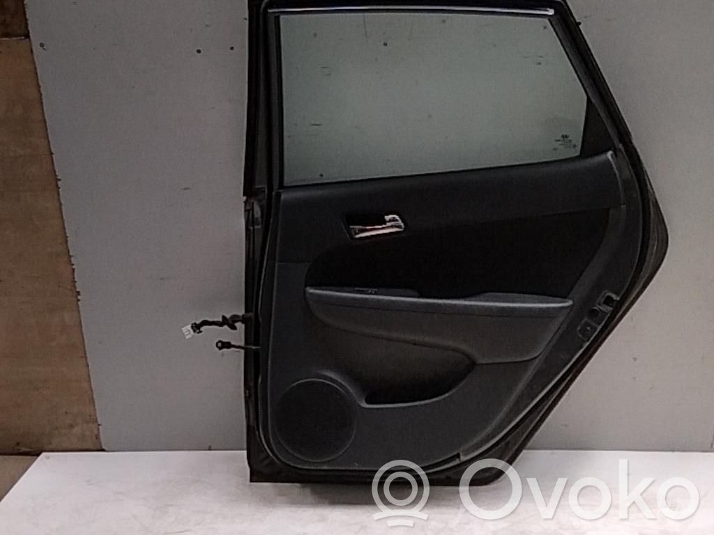 Puerta trasera   770042R010