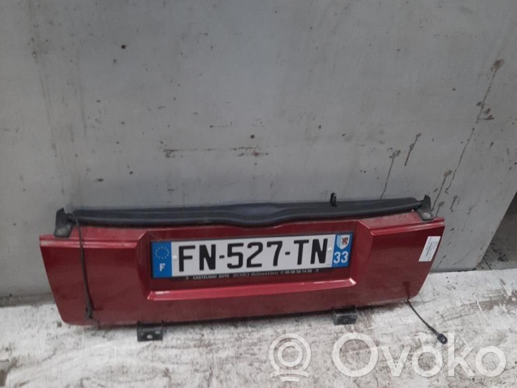 Tailgate/trunk/boot lid   8701S2