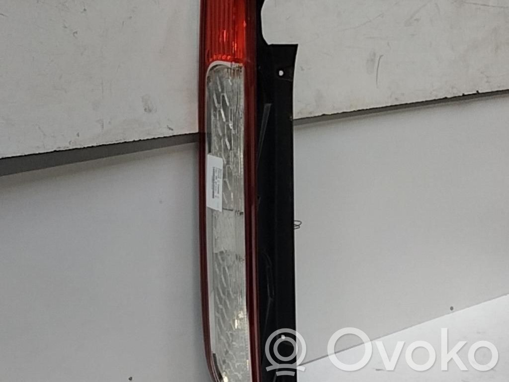 Ford Focus Aizmugurējais lukturis virsbūvē 