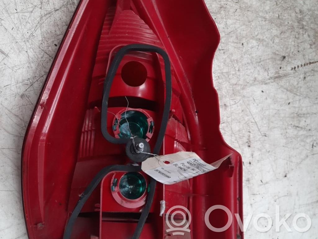 Citroen C2 Aizmugurējais lukturis virsbūvē 