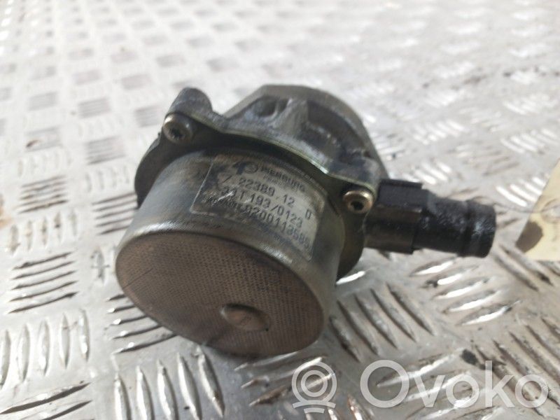 Renault Clio II Pompă vacuum 