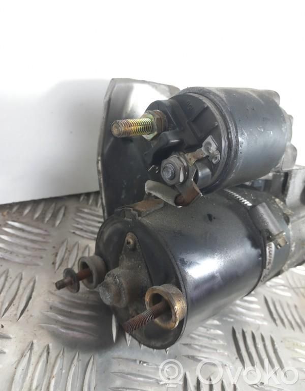 Audi A4 S4 B6 8E 8H Rozrusznik 