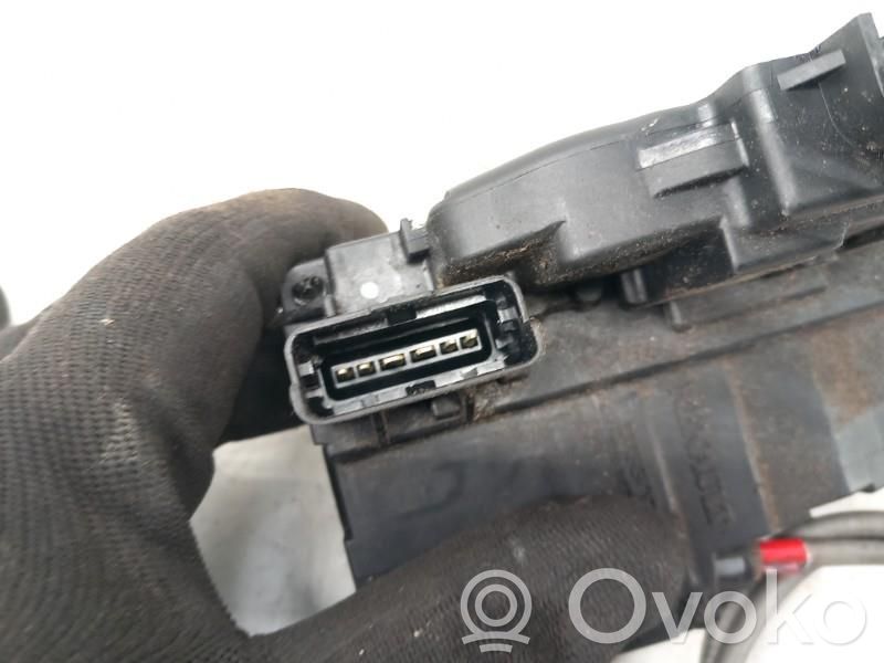 Nissan Note (E11) Front door lock 