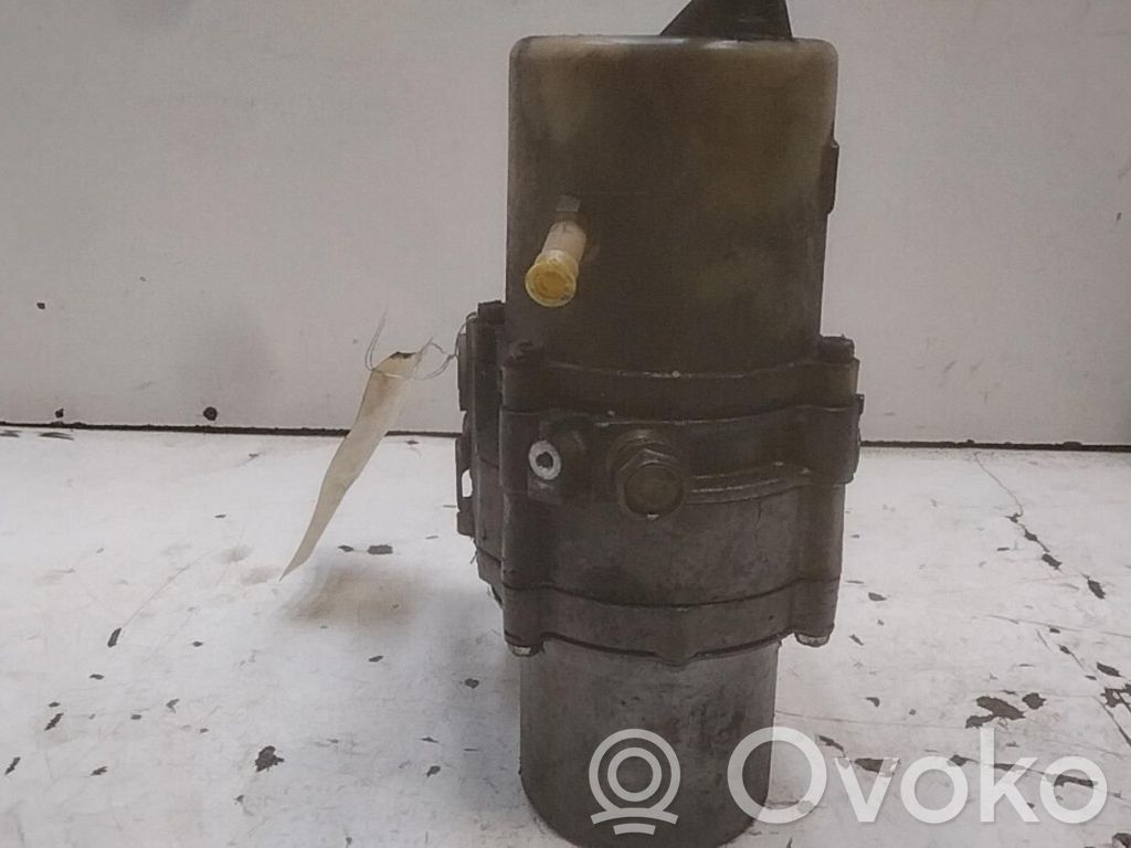 Ohjaustehostimen pumppu   BP4M32600C