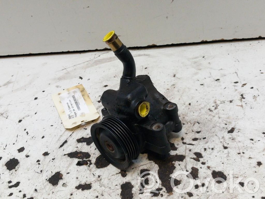 Mazda 2 Power steering pump 