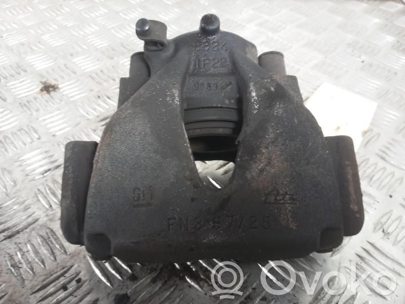 Saab 9-3 Ver1 Zacisk hamulcowy przedni 