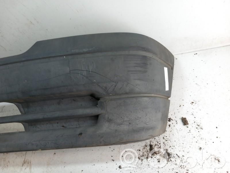 Renault Clio I Parachoques delantero 