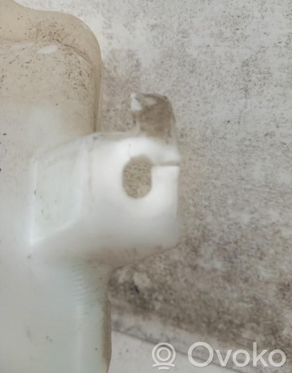 Mazda 2 Logu šķidruma tvertne 