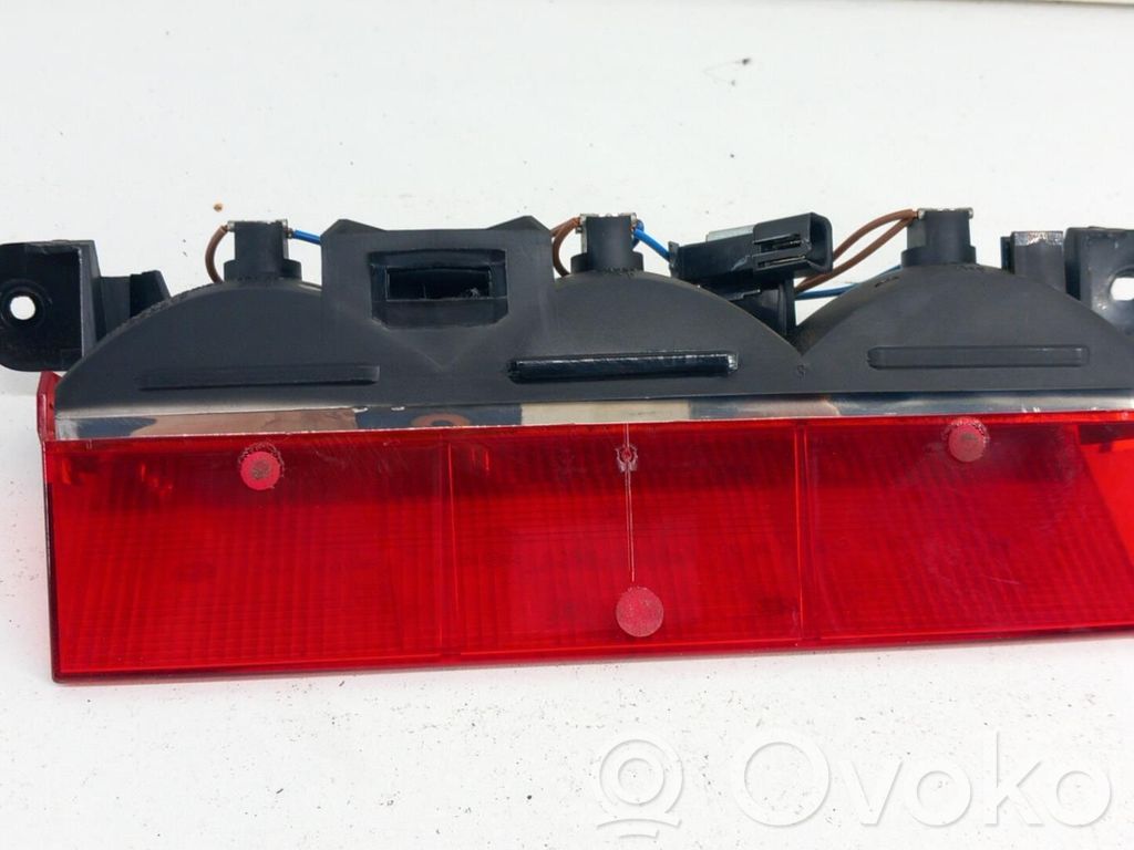 Chrysler PT Cruiser Third/center stoplight 