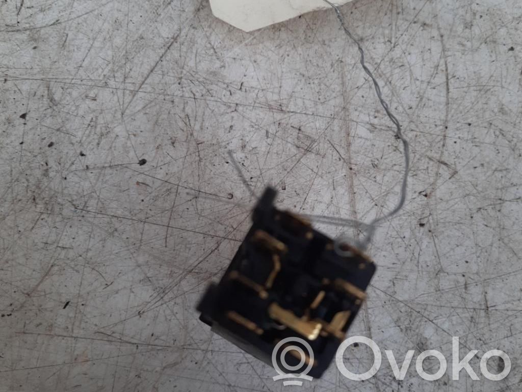 Peugeot 306 Hazard light switch 