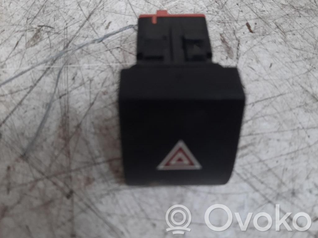 Peugeot 3008 I Botón interruptor de luz de peligro 