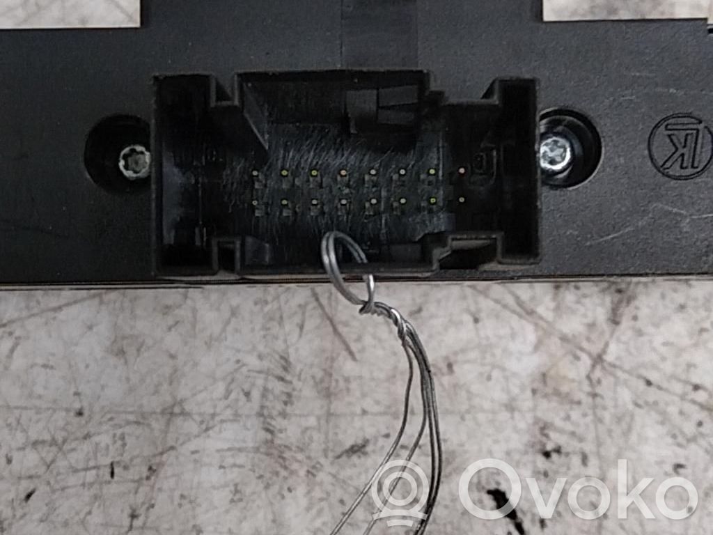 Opel Astra H Hazard light switch 
