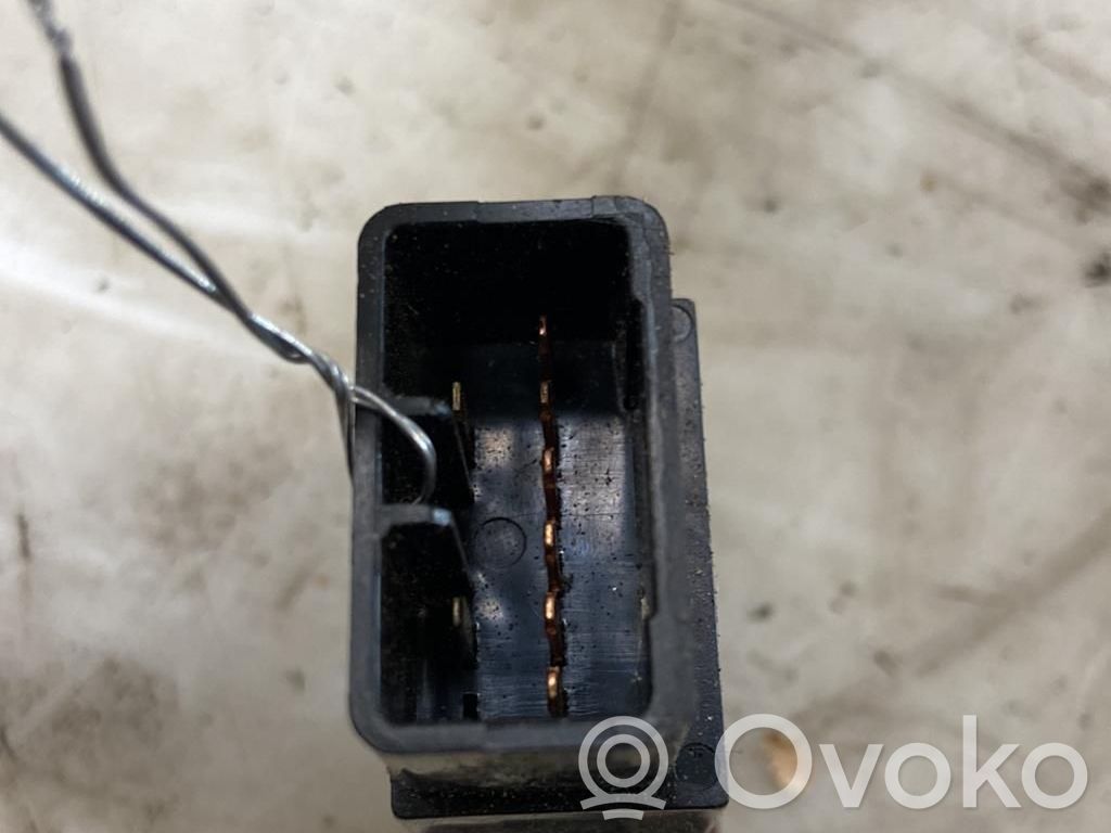 Hyundai Trajet Botón interruptor de luz de peligro 