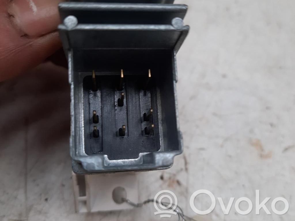Ford Focus Hazard light switch 